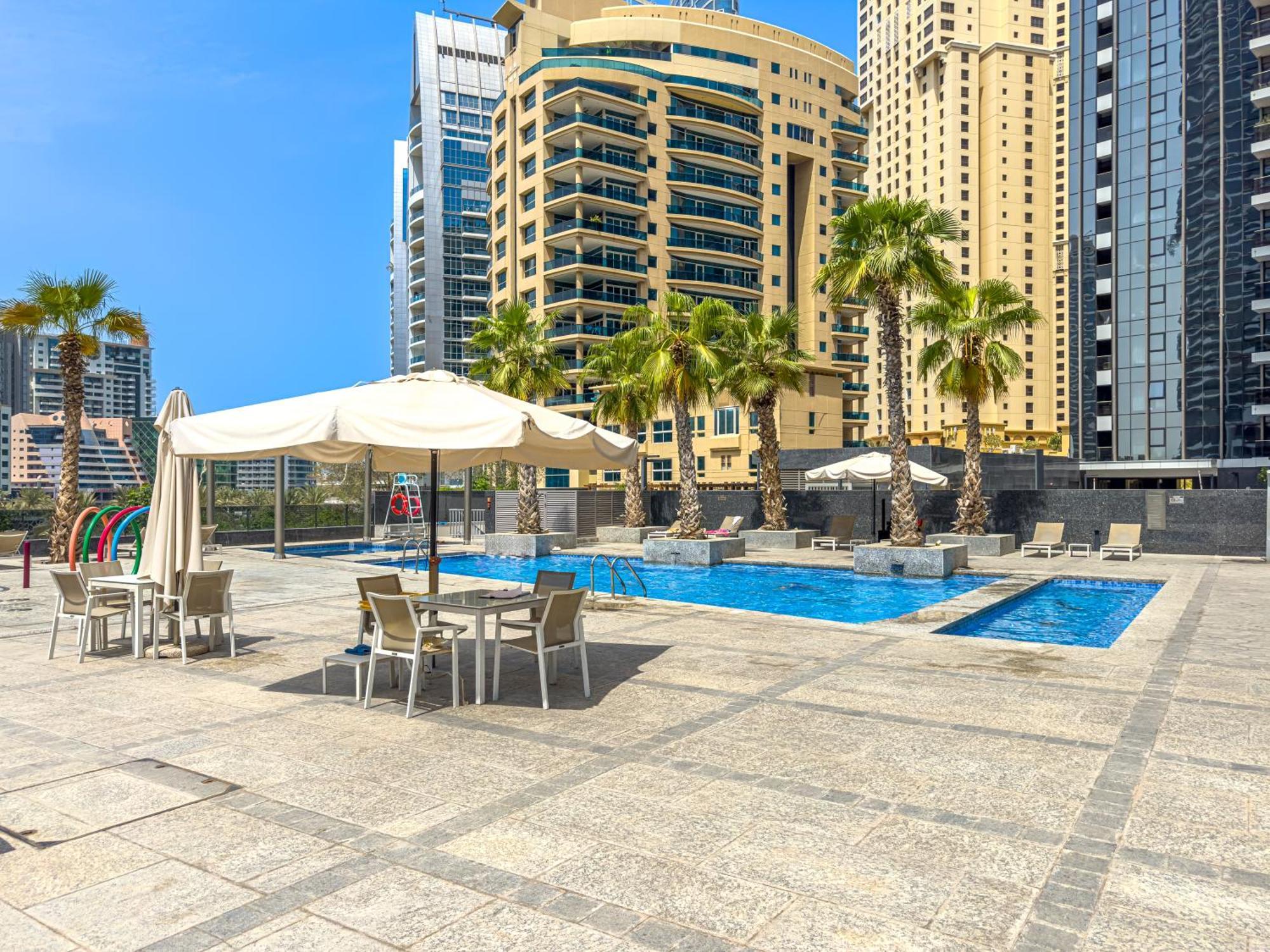 Close To I With Balcony I Fast Wi-fi Apartment Dubai