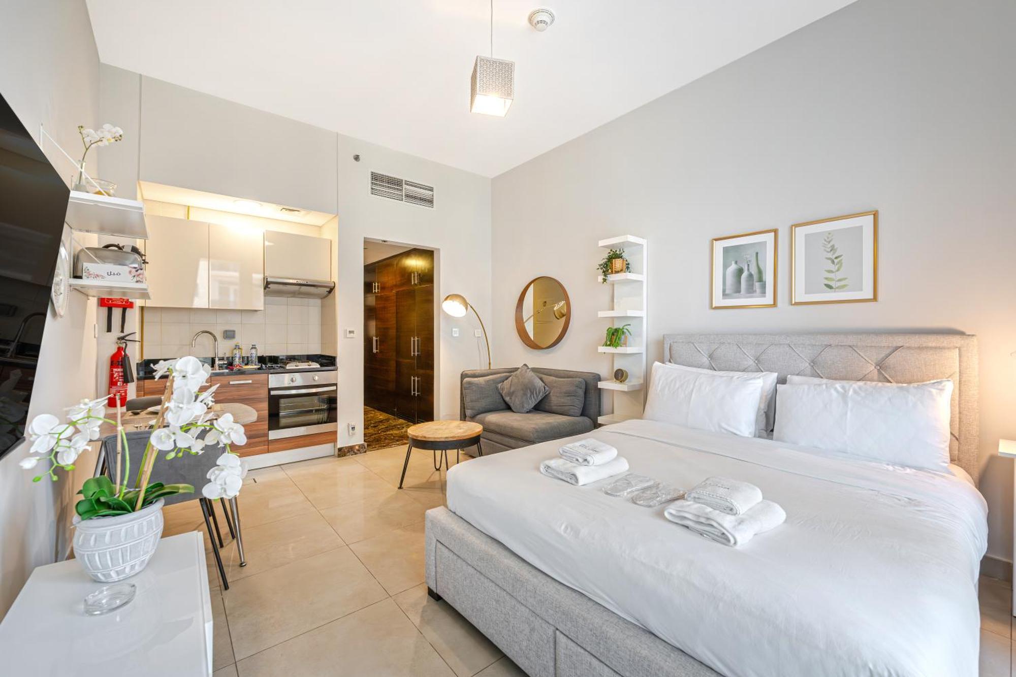 Apartment Close To I With Balcony I Fast Wi-fi