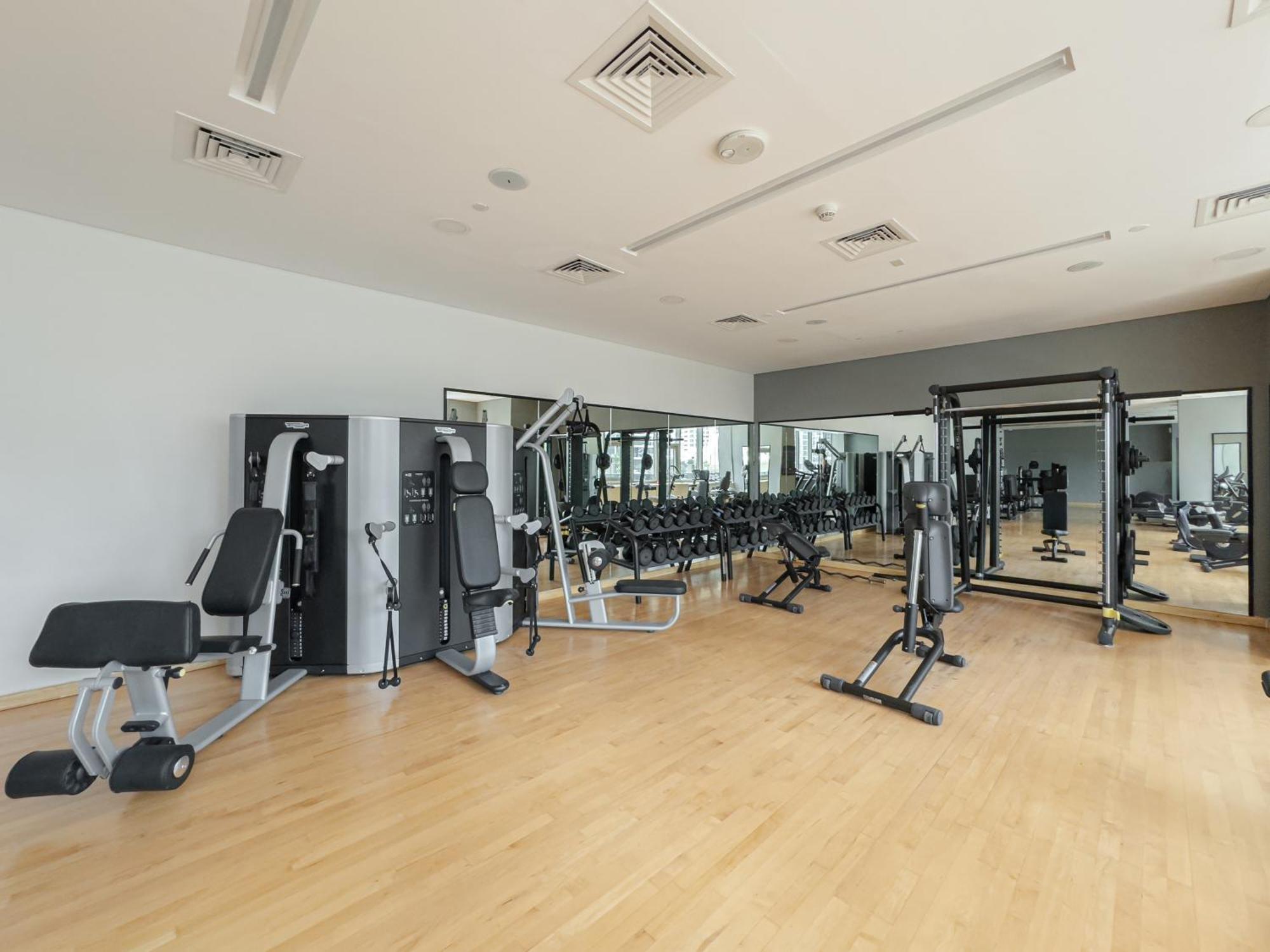 Close To I With Balcony I Fast Wi-fi Apartment *