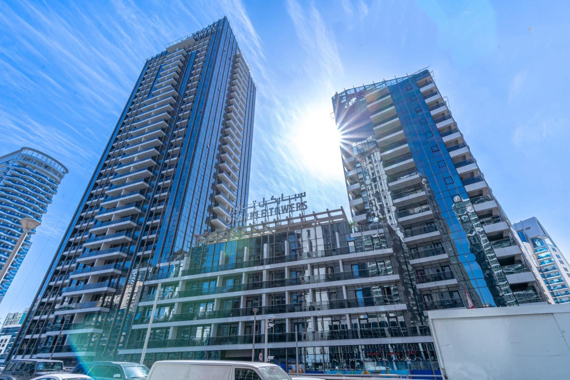 Close To I With Balcony I Fast Wi-fi Apartment Dubai