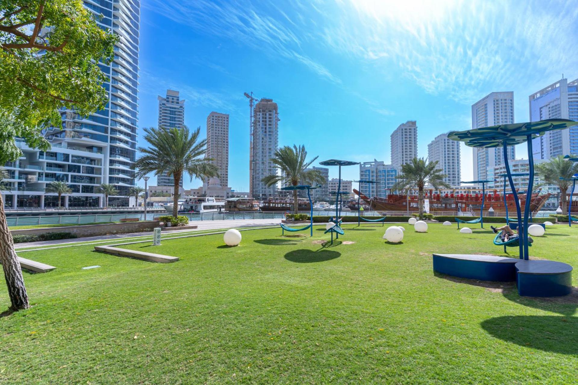 Close To I With Balcony I Fast Wi-fi Apartment Dubai